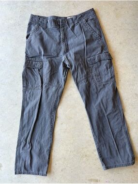 Wrangler Men's Dark Gray Cargo Pants with Flap Pockets